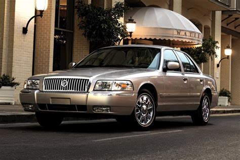 2010 Mercury Grand marquis photo