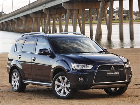 2010 Mitsubishi Outlander photo