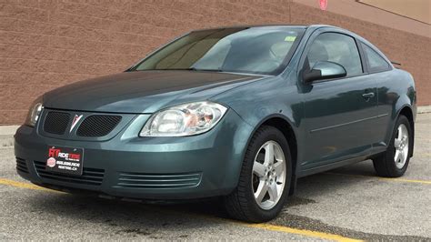 2010 Pontiac G5 photo