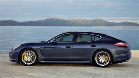 2010 Porsche Panamera 4s photo