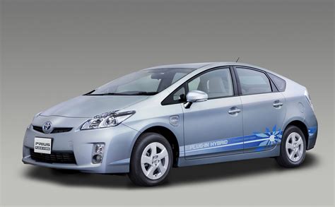 2010 Toyota Prius plug-in hybrid photo