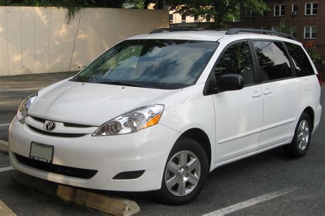 2010 Toyota Sienna photo