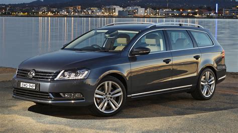 2010 Volkswagen Passat wagon photo