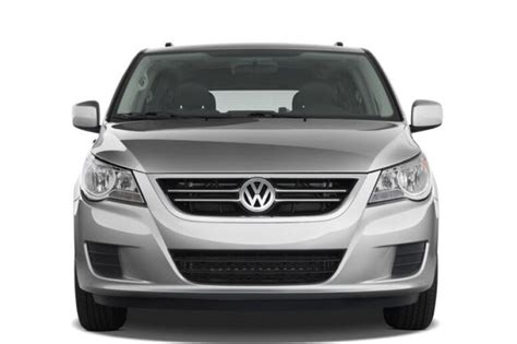 2010 Volkswagen Routan photo