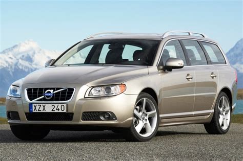 2010 Volvo V70 photo