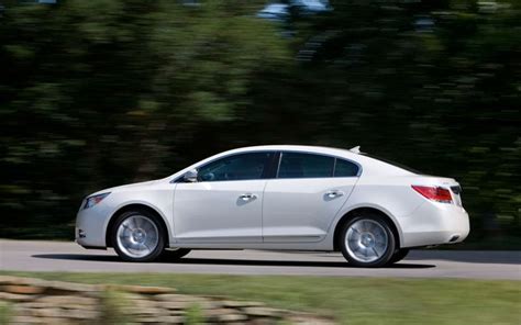 2011 Buick Lacrosse photo