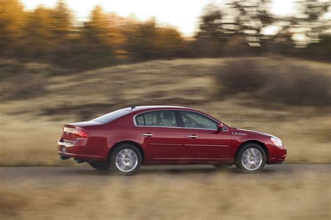 2011 Buick Lucerne photo