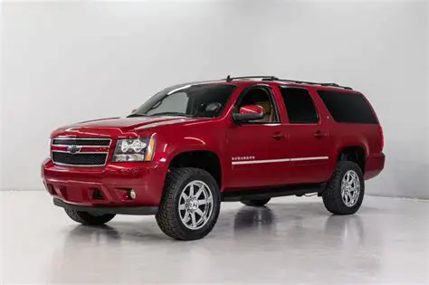 2011 Chevrolet Suburban 2500 photo