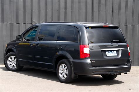 2011 Chrysler Grand voyager photo