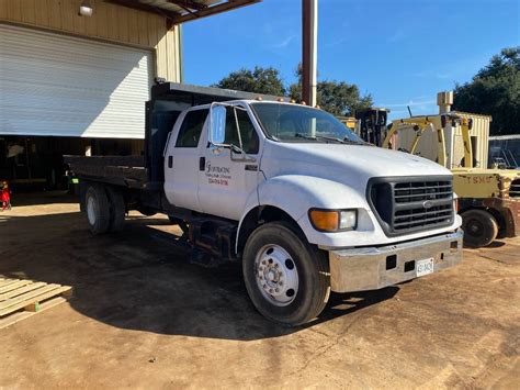 2011 Ford F-650 sd engine