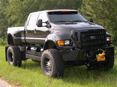 2011 Ford F-650 engine