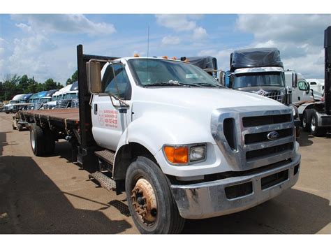 2011 Ford F-750 photo