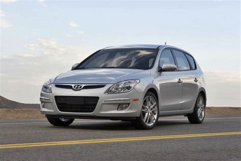 2011 Hyundai Elantra touring photo