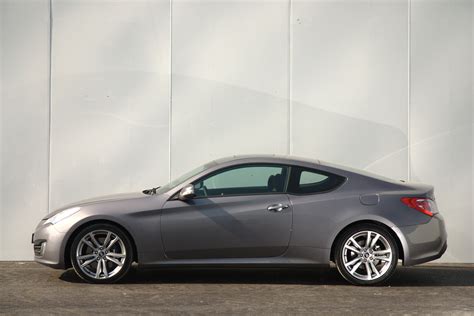 2011 Hyundai Genesis coupe photo