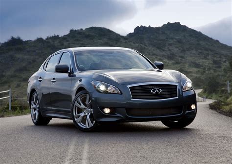 2011 Infiniti M photo