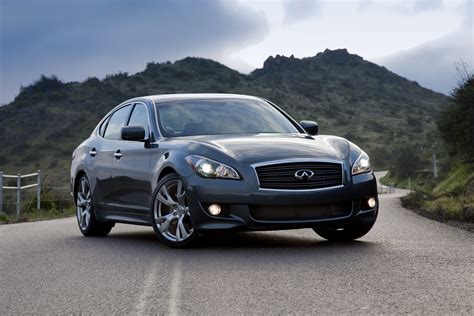 2011 Infiniti M37