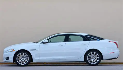 2011 Jaguar Xj sedan photo