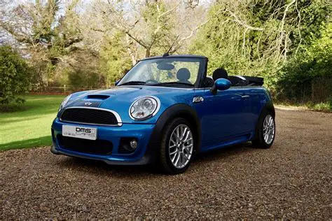 2011 Mini Cooper s convertible photo