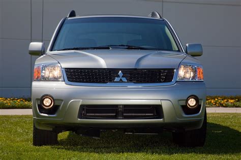 2011 Mitsubishi Endeavor photo