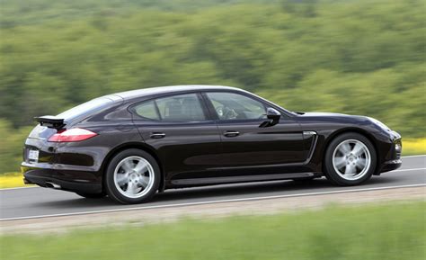 2011 Porsche Panamera 4 photo