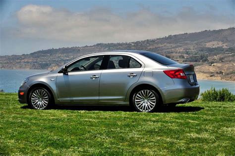 2011 Suzuki Kizashi photo