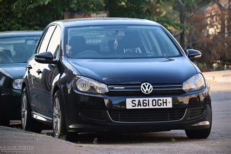 2011 Volkswagen Golf photo