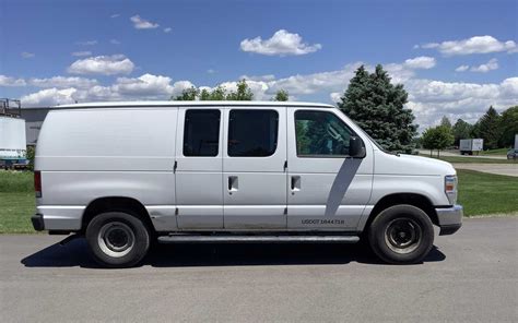 2012 Ford E-250 photo