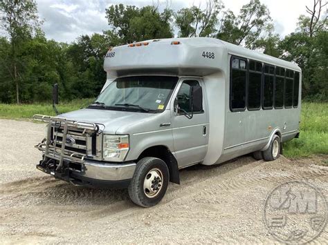 2012 Ford E-450 photo