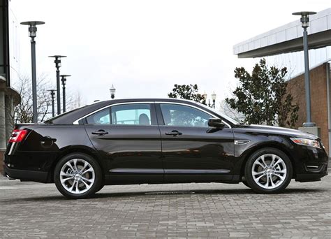 2012 Ford Taurus photo