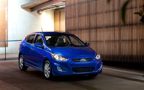 2012 Hyundai Accent photo