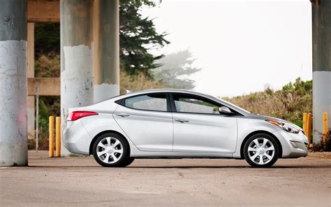 2012 Hyundai Elantra photo