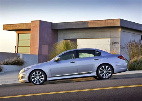 2012 Hyundai Genesis photo