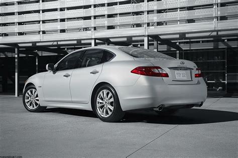 2012 Infiniti M