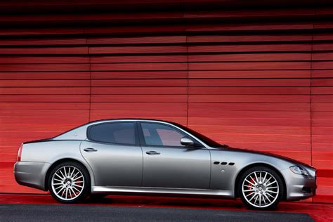 2012 Maserati Quattroporte photo