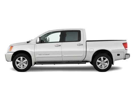 2012 Nissan Titan photo