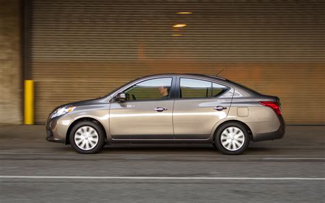 2012 Nissan Versa photo