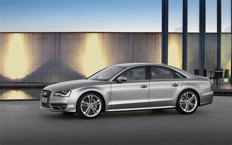 2013 Audi S8 photo