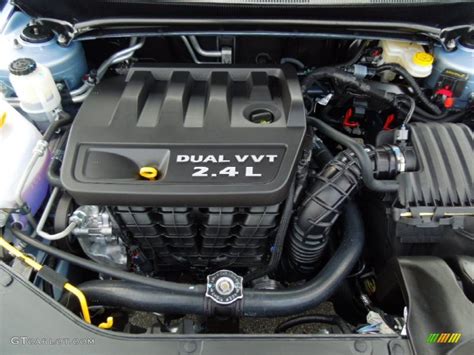 2013 Chrysler 200 engine