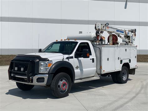 2013 Ford F-550 engine