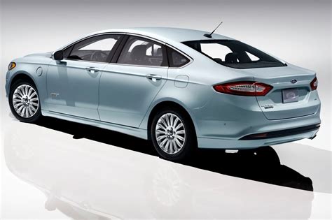 2013 Ford Fusion energi photo