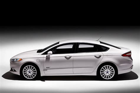 2013 Ford Fusion energi photo