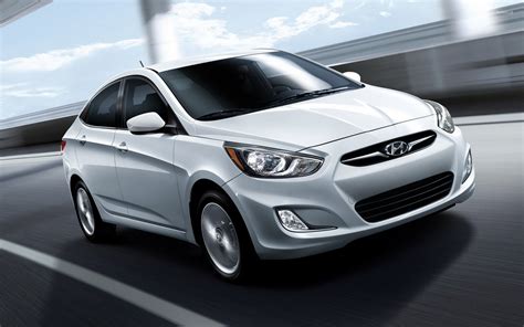 2013 Hyundai Accent photo