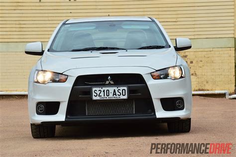 2013 Mitsubishi Lancer evolution photo