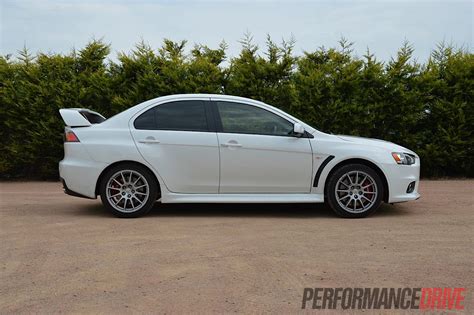 2013 Mitsubishi Lancer evolution photo