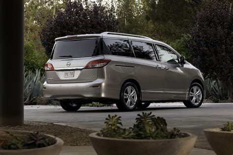 2013 Nissan Quest photo