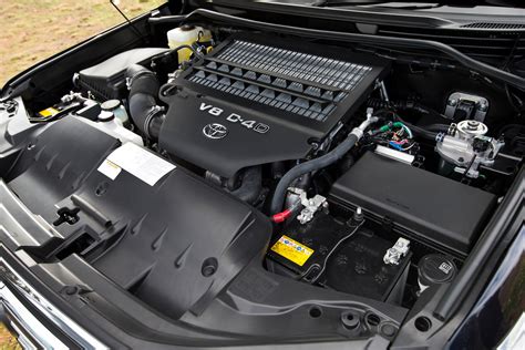 2013 Toyota Land cruiser engine