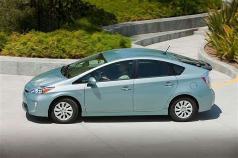 2013 Toyota Prius plug-in hybrid engine