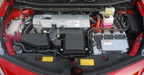 2013 Toyota Prius v engine