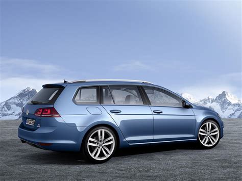 2013 Volkswagen Golf sportwagen photo