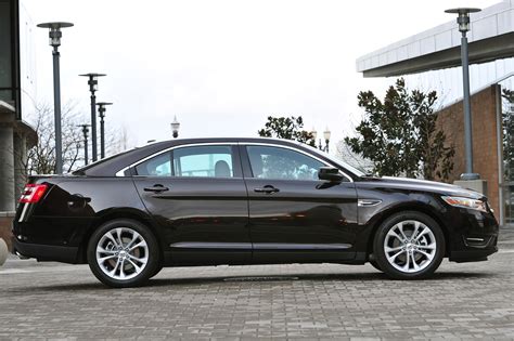 2014 Ford Taurus photo